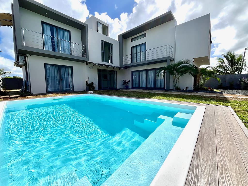Villa moderne avec piscine privée à cottage à l’île Maurice, grande villa de vacances pouvant accueillir jusqu’à 8 personnes